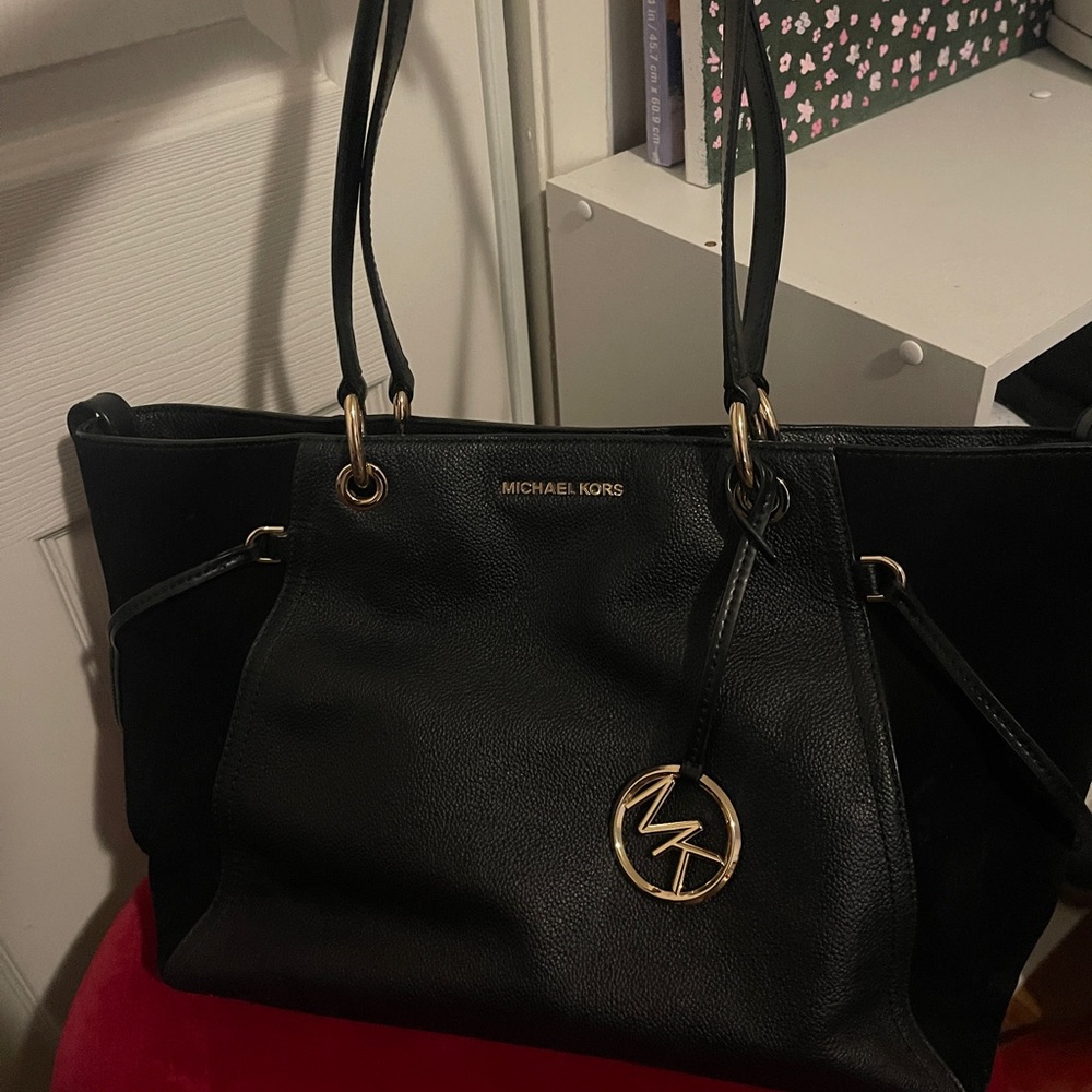 MICHAEL KORS “Nicole Large Grab Bag” 👜🖤